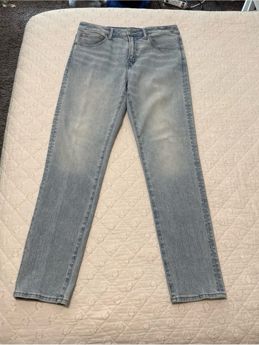 Men’s American Eagle airflex+ athletic fit jeans light wash